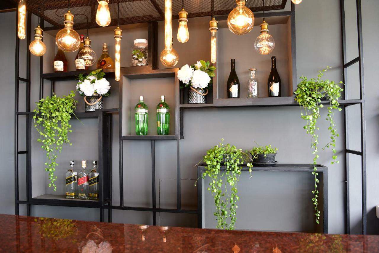 Forrest Bangkok Hotel Ngoại thất bức ảnh